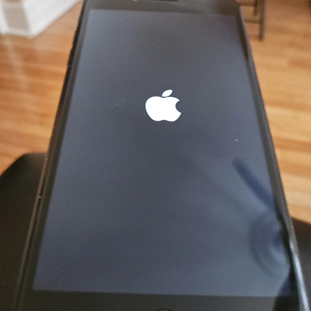 Apple iPhone 8 - Silver